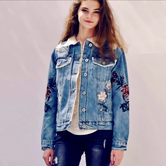 2 LEFT! Embroidered Denim Jacket - Picture 5 of 8